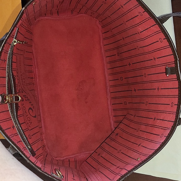 Louis Vuitton Neverfull MM - Picture 8 of 11